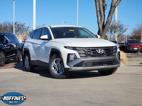 New 2026 Hyundai Tucson SE image 1