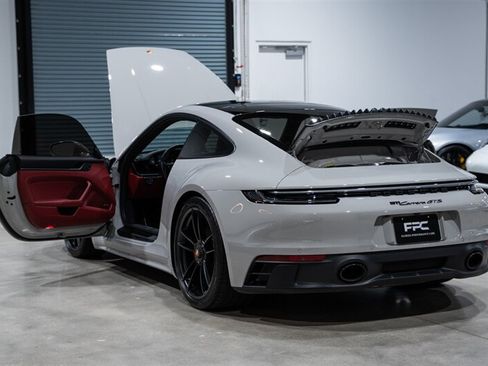 Used 2024 Porsche 911 Carrera GTS RWD image 34