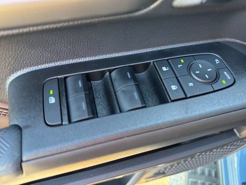 Used 2026 Toyota 4Runner Limited AWD/4WD image 17