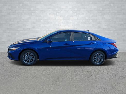 New 2026 Hyundai Elantra Blue image 8