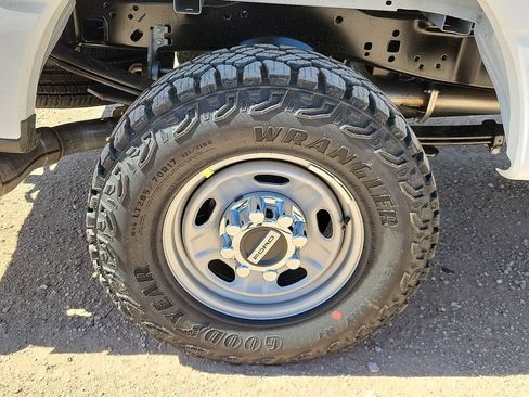 New 2026 Ford F250 XL w/ XL Off-Road Package AWD/4WD image 14