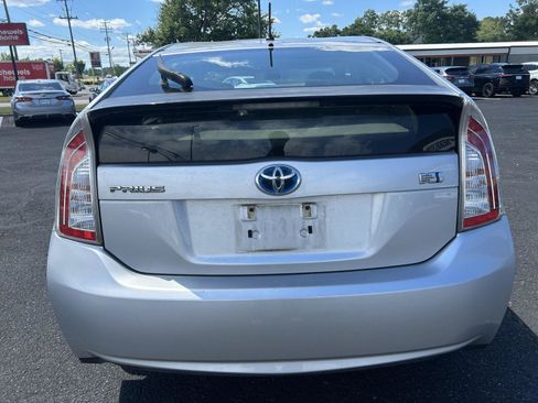Used 2013 Toyota Prius Two FWD image 4