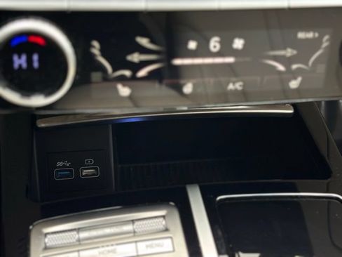 Used 2021 Genesis G80 2.5T AWD/4WD image 35