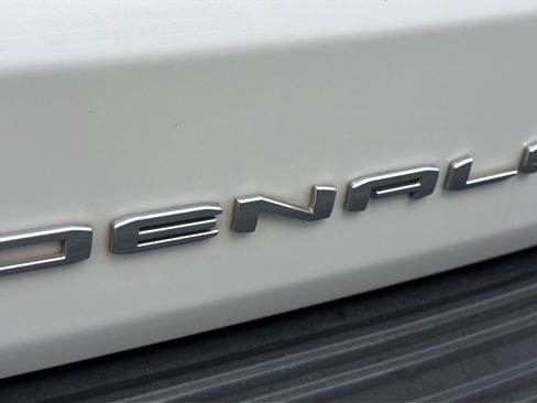 Used 2021 GMC Yukon XL Denali w/ Denali Ultimate Package image 13