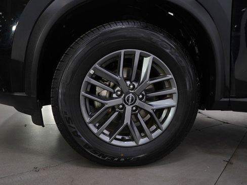 Used 2023 Nissan Rogue S image 29