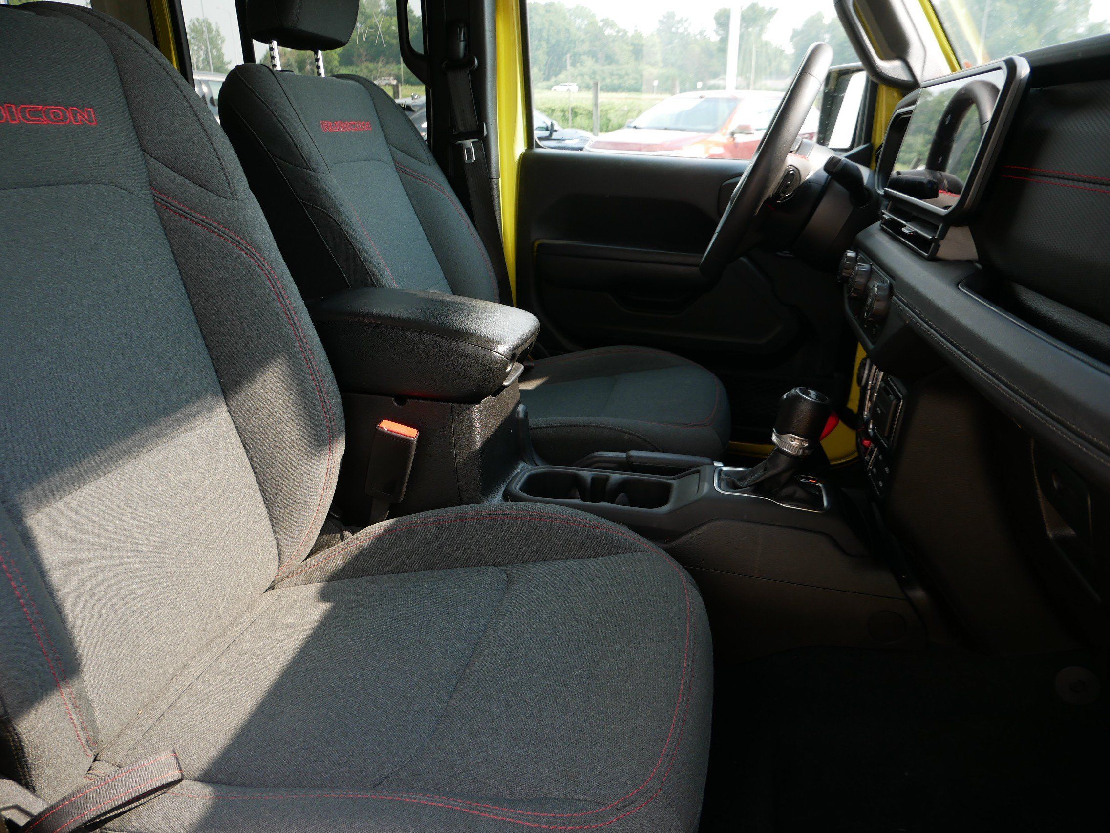 Used 2024 Jeep Wrangler Unlimited Rubicon AWD/4WD image 23