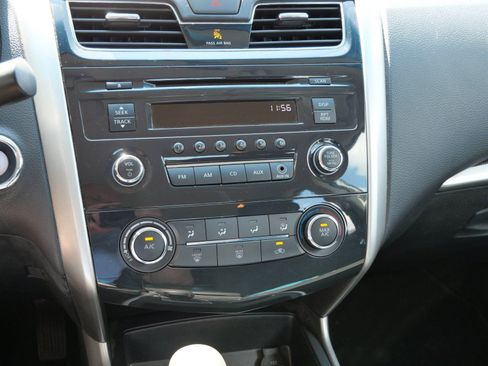 Used 2015 Nissan Altima 2.5 S w/ Power Driver Seat Package FWD image 18
