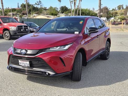 Used 2023 Toyota Venza Nightshade image 13