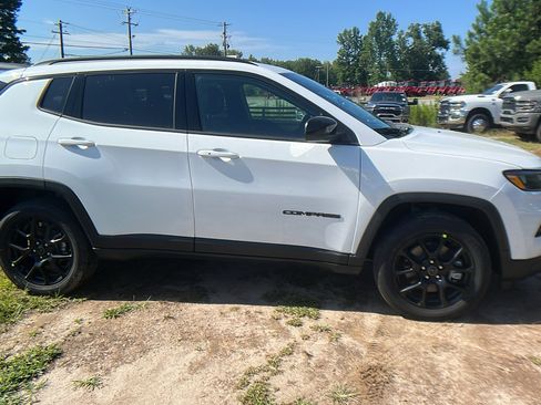 New 2025 Jeep Compass Latitude w/ Altitude Special Edition image 7