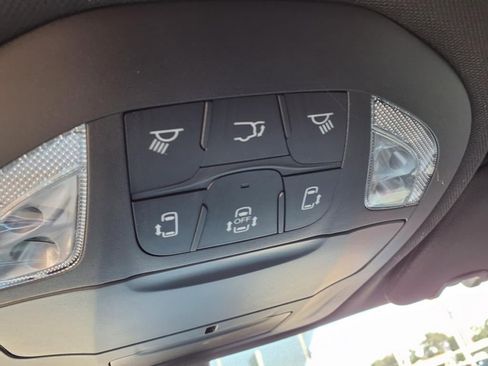 New 2025 Chrysler Pacifica Select image 17