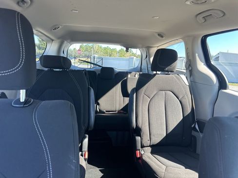 Used 2024 Chrysler Voyager LX image 19