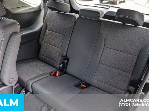 Used 2025 Chevrolet Traverse LT w/ Enhanced Driving Package image 23