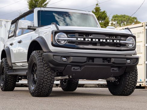 New 2026 Ford Bronco Outer Banks AWD/4WD image 1