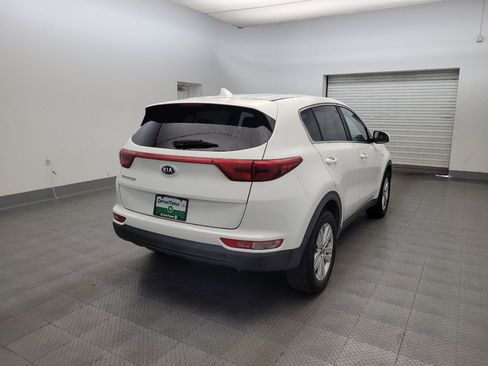 Used 2019 Kia Sportage LX AWD/4WD image 9