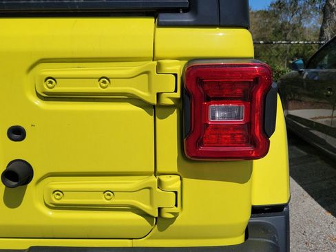 Used 2022 Jeep Wrangler Unlimited Sahara image 20