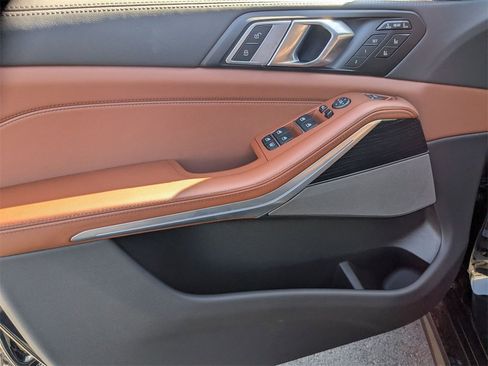 New 2026 BMW X7 M60i image 14