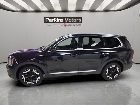 Used 2025 Kia Telluride S AWD/4WD image 2