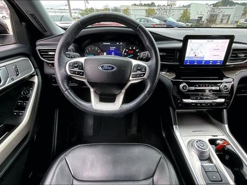 Used 2022 Ford Explorer Limited image 8