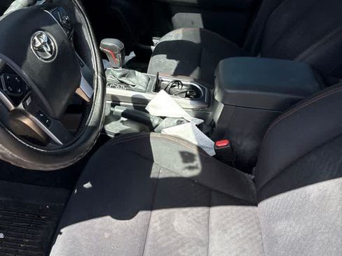 Used 2022 Toyota Tacoma SR5 RWD image 11