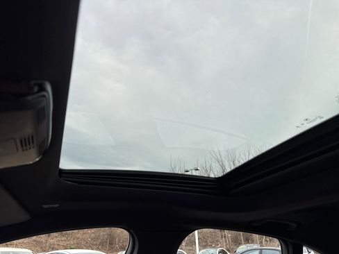 Used 2023 BMW i4 eDrive35 w/ Premium Package image 38