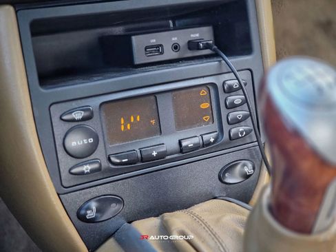 Used 2004 Porsche 911 Turbo image 21