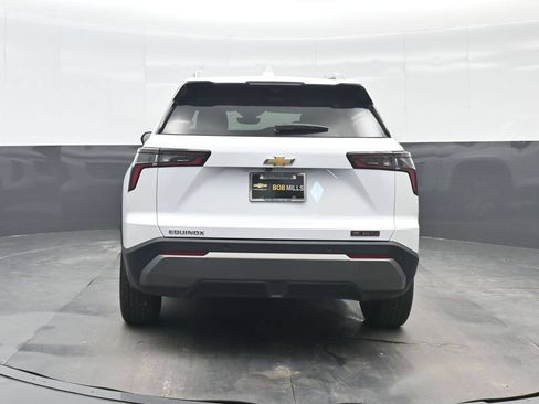 Used 2025 Chevrolet Equinox LT w/ Convenience Package II FWD image 5