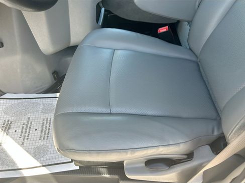 Used 2022 Ford E-350 and Econoline 350 Super Duty image 18