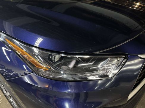 Used 2023 Toyota Highlander XLE AWD/4WD image 8