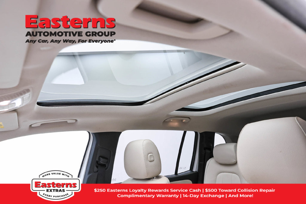 Used 2022 Mercedes-Benz GLB 250 4MATIC w/ Premium Package Lite image 36