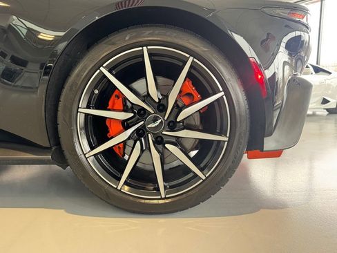 Used 2020 Aston Martin V8 Vantage Coupe image 17