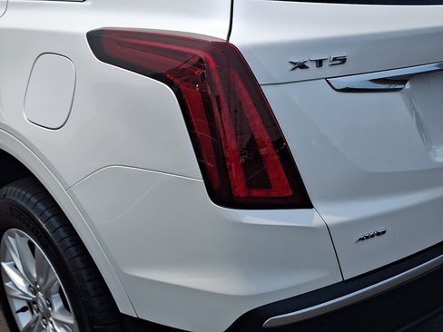 Certified 2023 Cadillac XT5 Luxury AWD/4WD image 12
