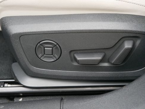 Used 2025 Audi A6 e-tron Prestige w/ Beige Warm Weather Package image 20