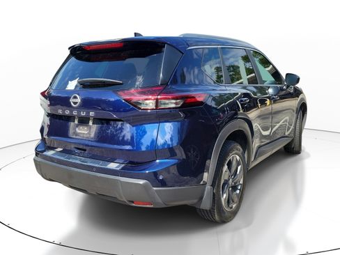 Used 2025 Nissan Rogue SV w/ SV Premium Package FWD image 5