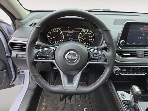 Used 2025 Nissan Altima 2.5 SR AWD/4WD image 13