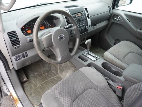 Used 2012 Nissan Frontier SV AWD/4WD image 11