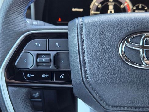 Used 2025 Toyota Tundra Platinum image 21