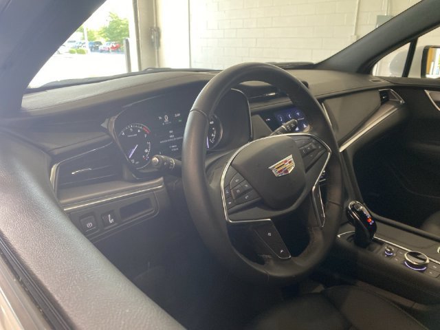 Used 2023 Cadillac XT5 Luxury FWD image 15