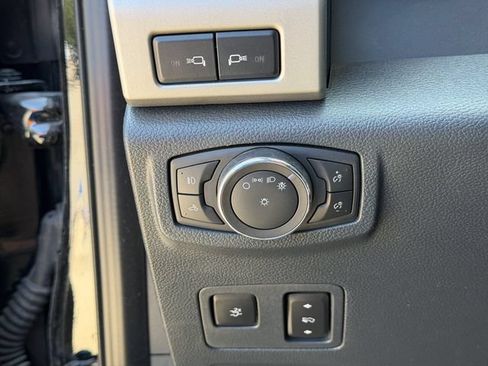 Used 2022 Ford F350 Lariat w/ Lariat Ultimate Package AWD/4WD image 9