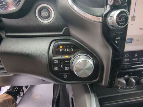Used 2023 RAM 1500 Laramie AWD/4WD image 21