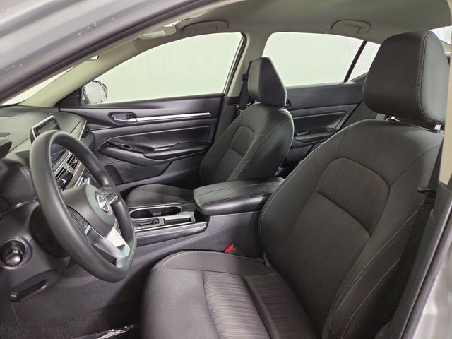 Used 2023 Nissan Altima 2.5 SV FWD image 13