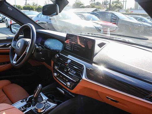 Certified 2023 BMW 530e w/ Convenience Package image 16