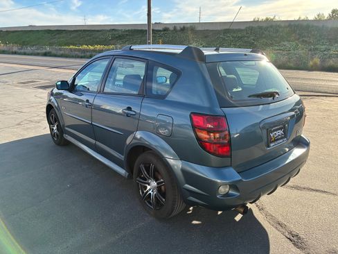 Used 2006 Pontiac Vibe w/ Sport Package FWD image 3