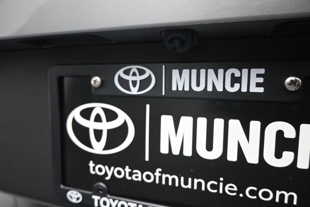 Used 2025 Hyundai Venue SEL FWD image 25