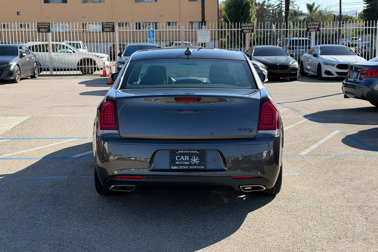 Used 2022 Chrysler 300 S RWD image 7