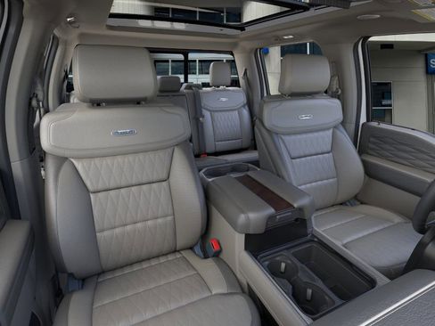 New 2025 Ford F250 Platinum w/ Platinum Plus Package image 10