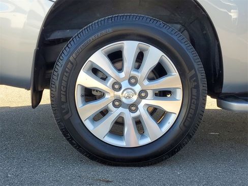 Used 2020 Toyota Sequoia Platinum image 5