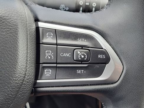 Certified 2025 Jeep Compass Limited AWD/4WD image 17