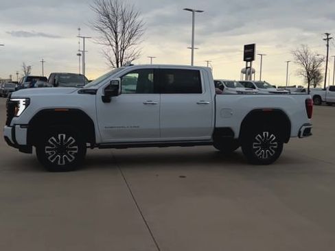 New 2026 GMC Sierra 2500 Denali Ultimate image 6