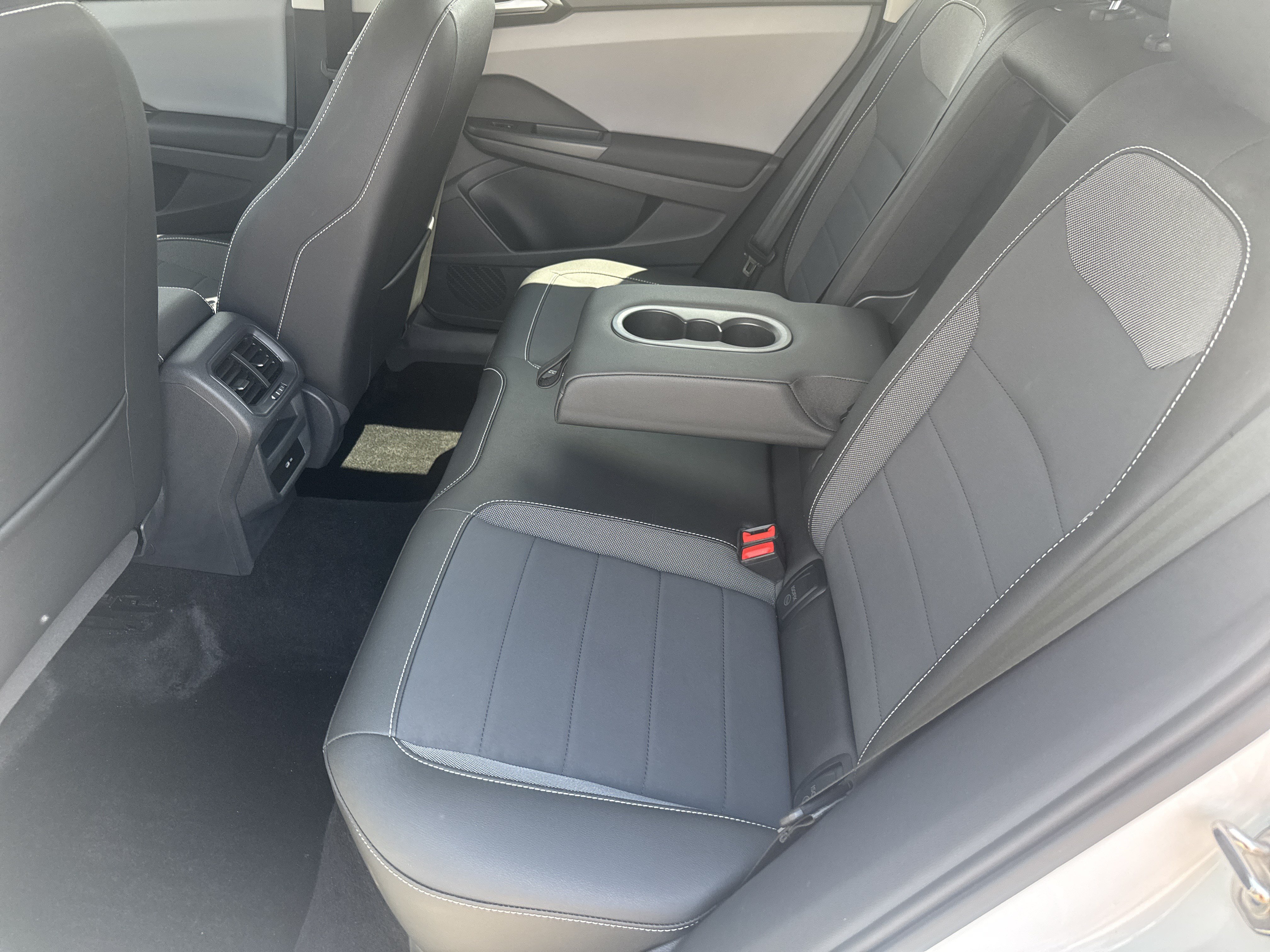 Certified 2023 Volkswagen Taos SE FWD image 6