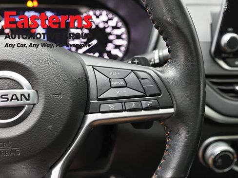 Used 2022 Nissan Altima 2.0 SR FWD image 16